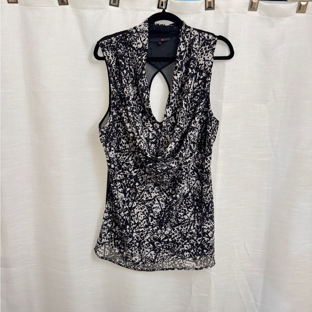 26” ptp MXM Black and White Patterned Sleeveless Blouse